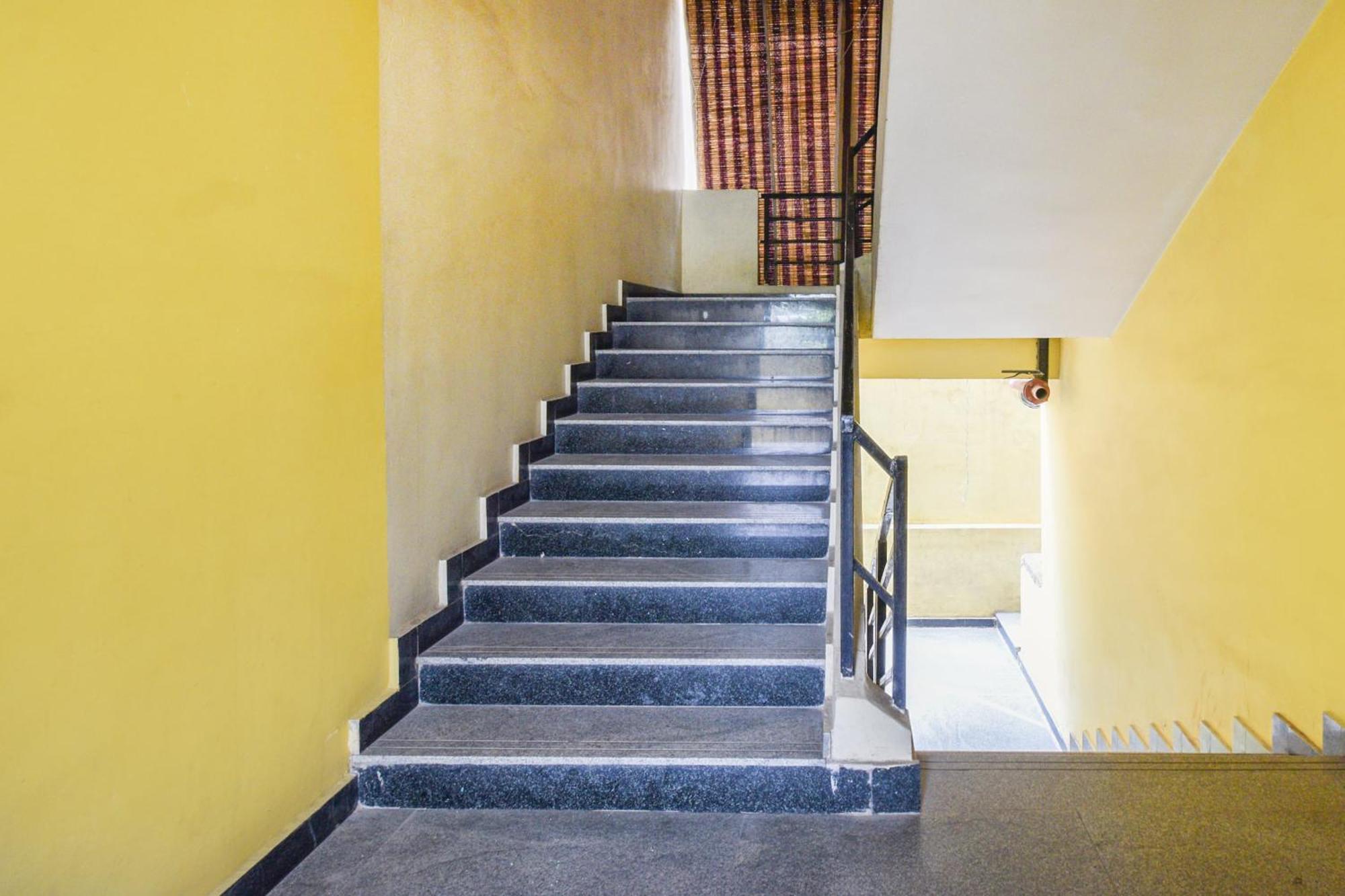 Hotel O Lucky Grand Hyderabad Exterior foto