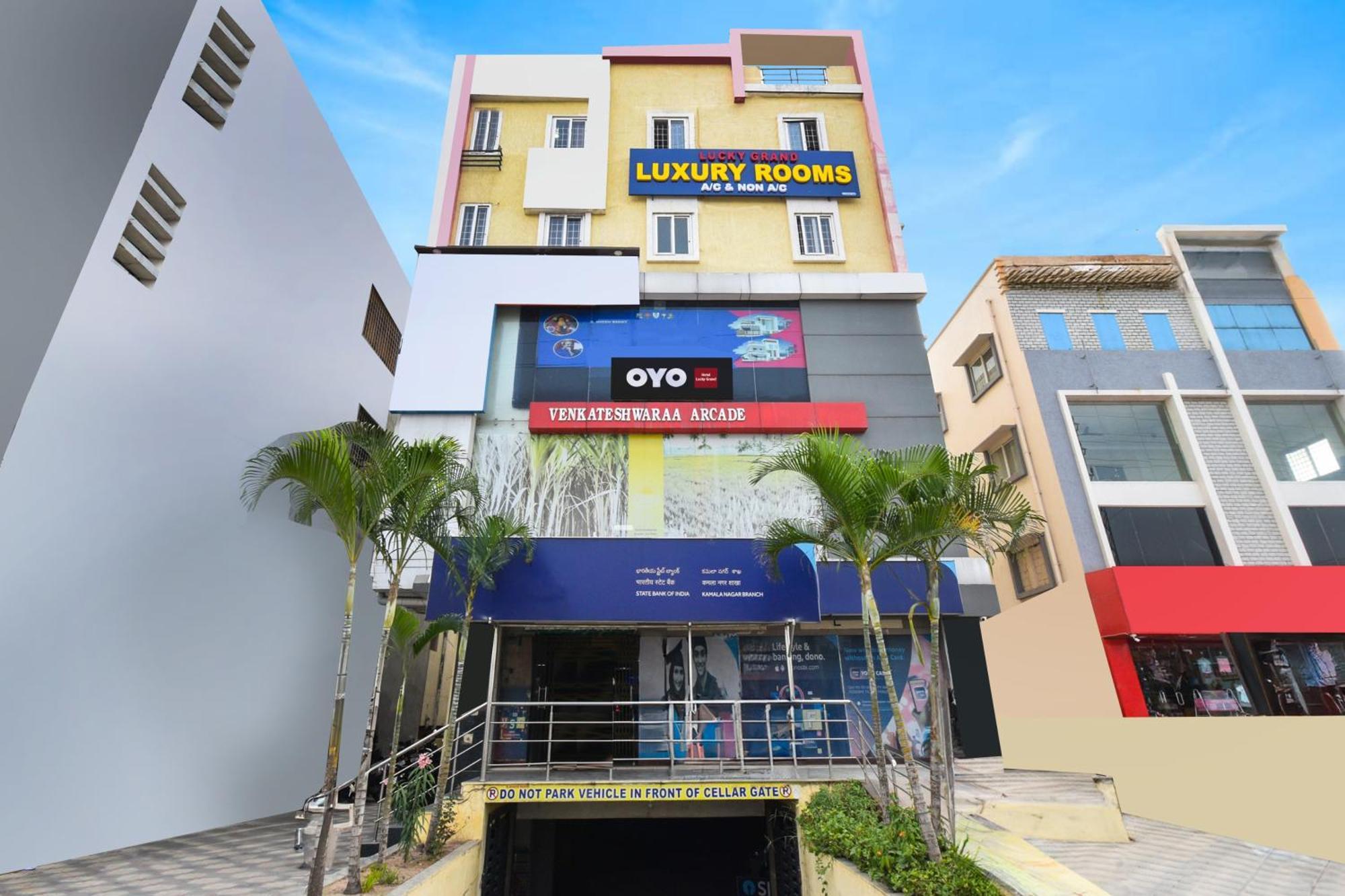 Hotel O Lucky Grand Hyderabad Exterior foto